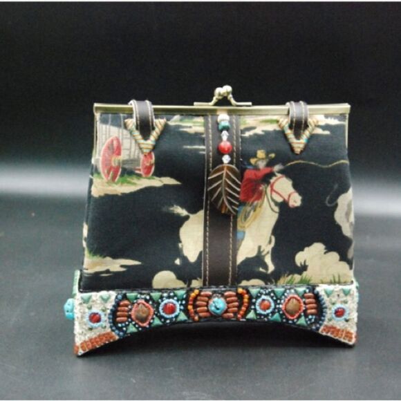 Mary Francis Happy Trails beaded kisslock frame shoulder bag - Picture 3 of 10